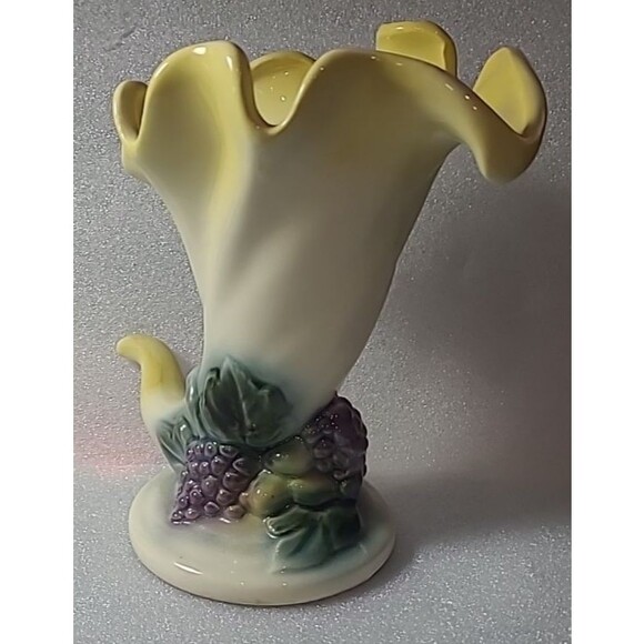Hull Pottery Fiesta Cornucopia Vase 8.25'' Yellow Grapes #49 Vintage - Picture 2 of 8